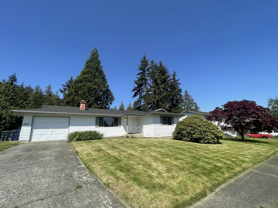 Foto principal - 1023 N Viewmont Dr