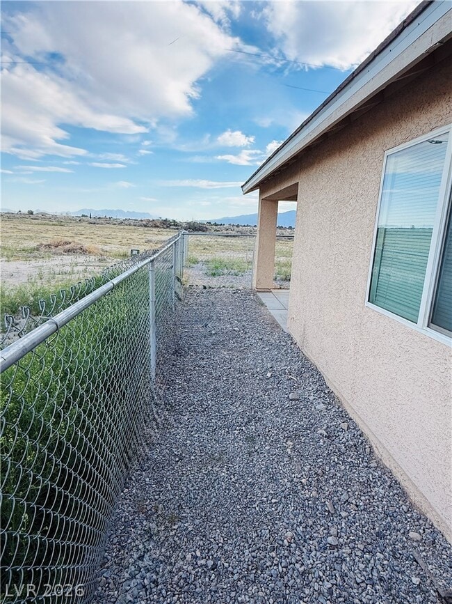 Building Photo - 2021 E Ambush St
