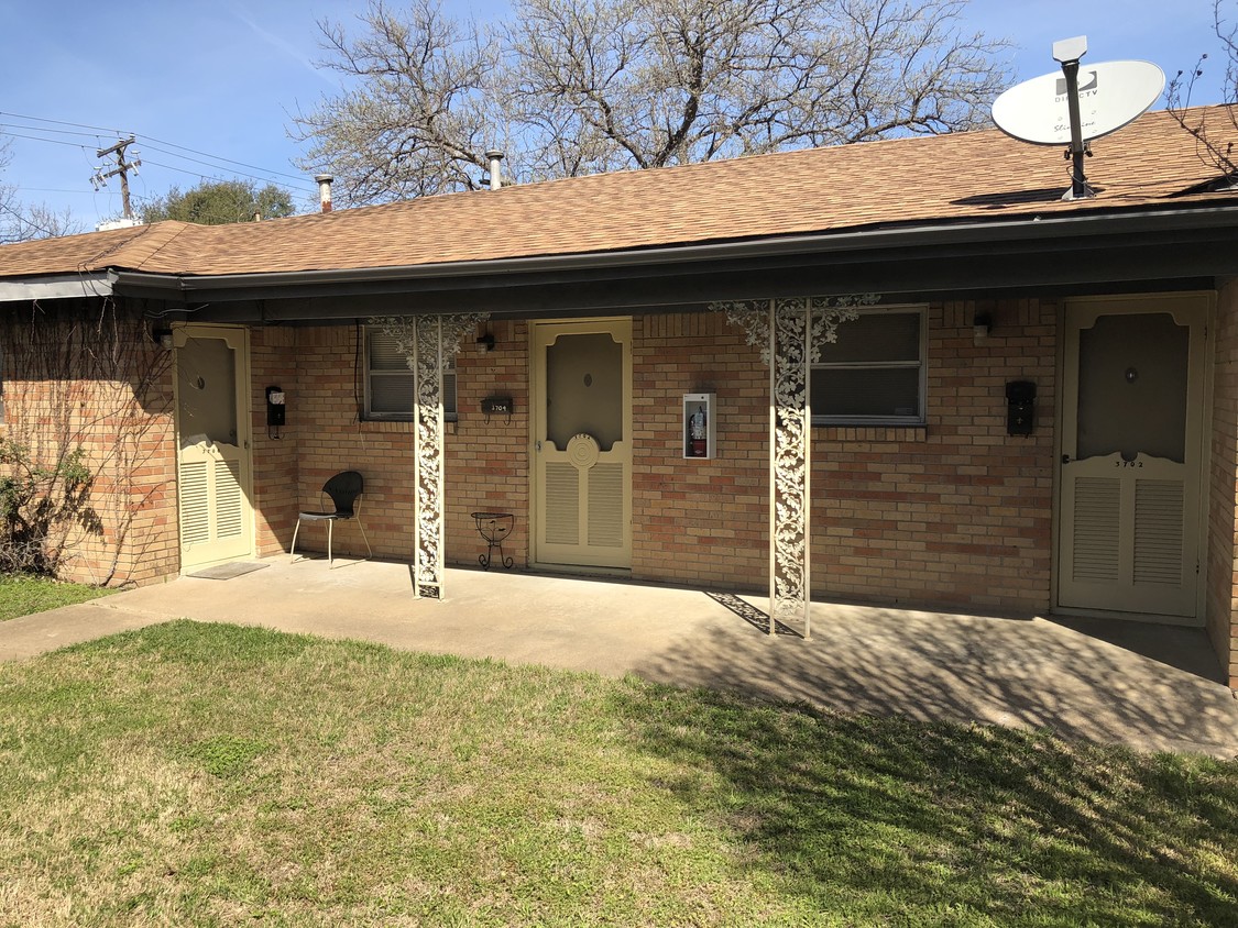 Primary Photo - 3730 S University Dr