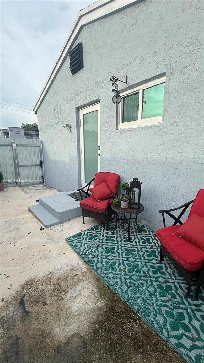 Foto del edificio - 1558 NW 103rd St