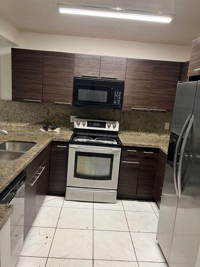 Foto del edificio - 5955 NW 25th Ct