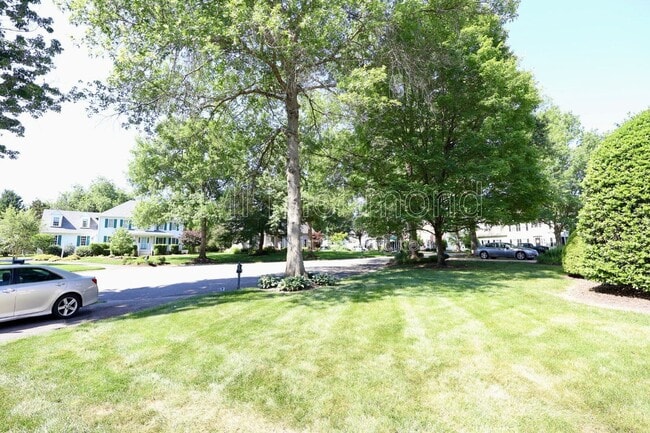 Building Photo - 6004 Manor Park Terrace