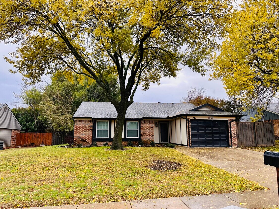 Primary Photo - 1502 Legget St