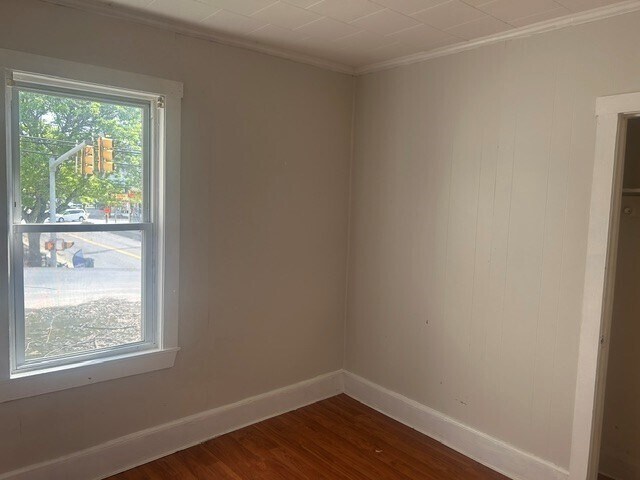 Foto del edificio - 754R Aiken Ave