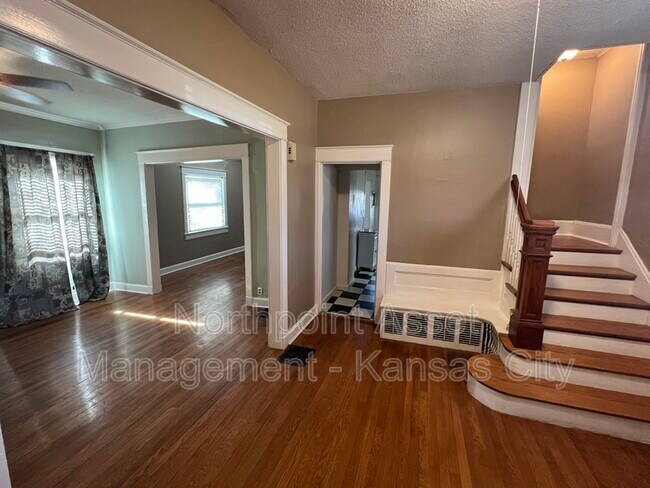 Foto del edificio - 5936 Harrison St