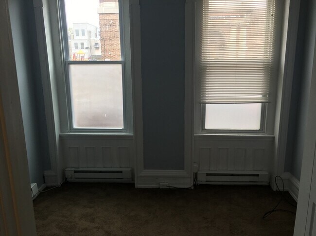 Building Photo - 1639 Diamond Street