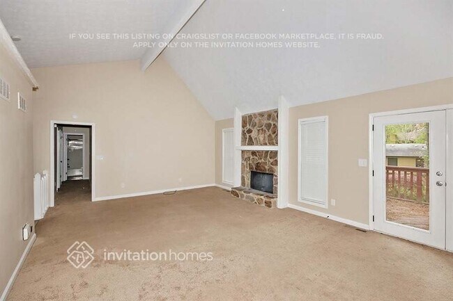 Foto del edificio - 261 Rustic Ridge Dr NE