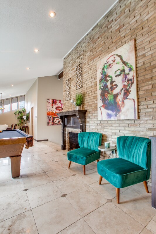Foto del edificio - 7307 Spring Valley Rd
