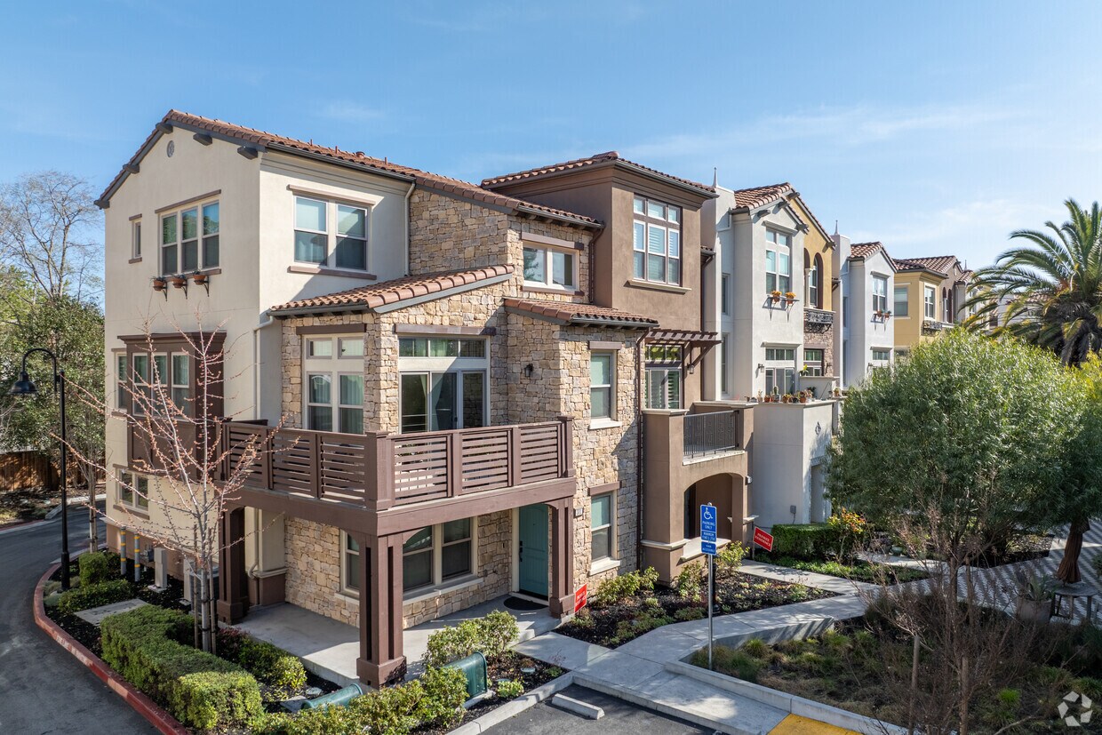 Building photo - 2025-2065 San Luis Ave