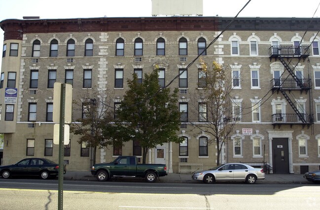 Foto del edificio - 514-516 John F Kennedy Blvd