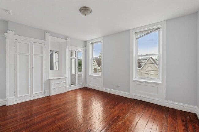 Foto del edificio - 1729 W Montgomery Ave