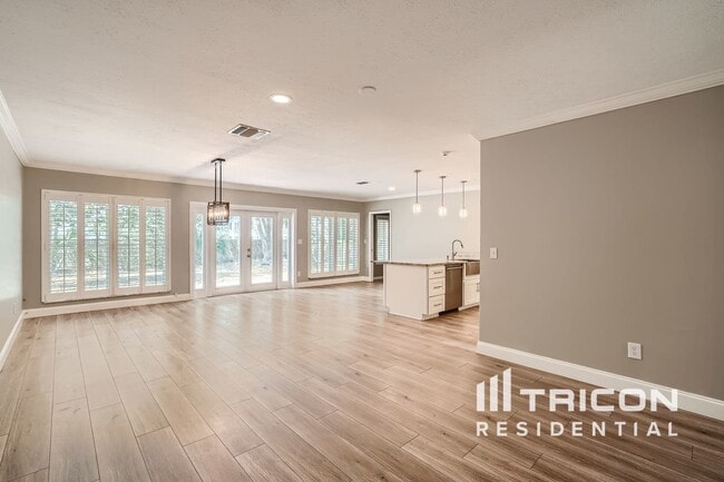 Building Photo - 13308 Lake George Ln