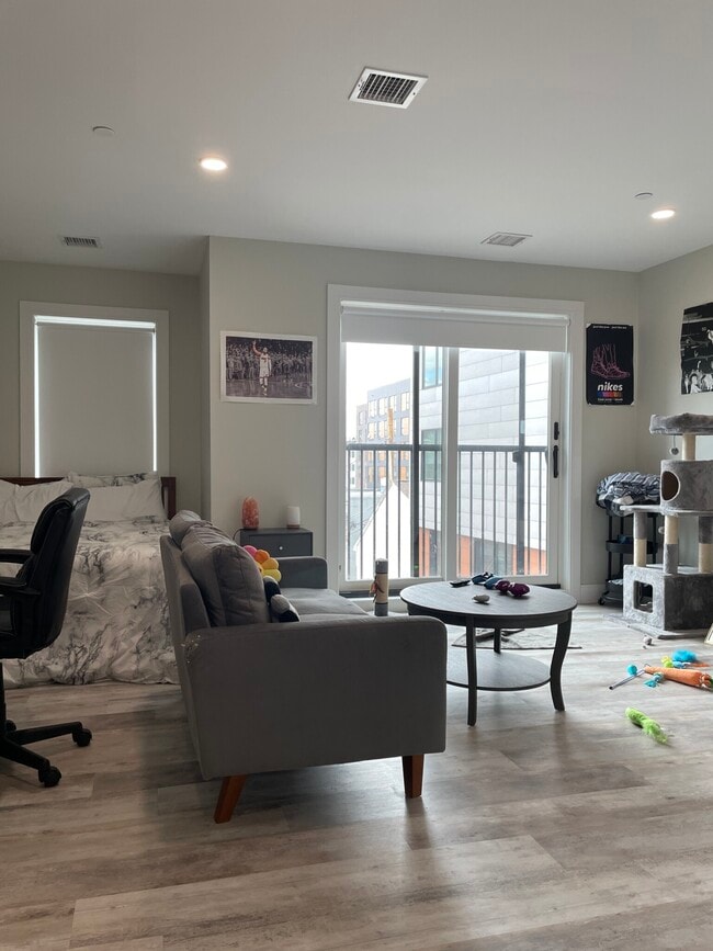 Building Photo - 200 Old Colony Ave