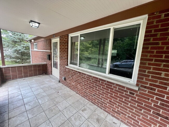 Building Photo - 2166 Clara St