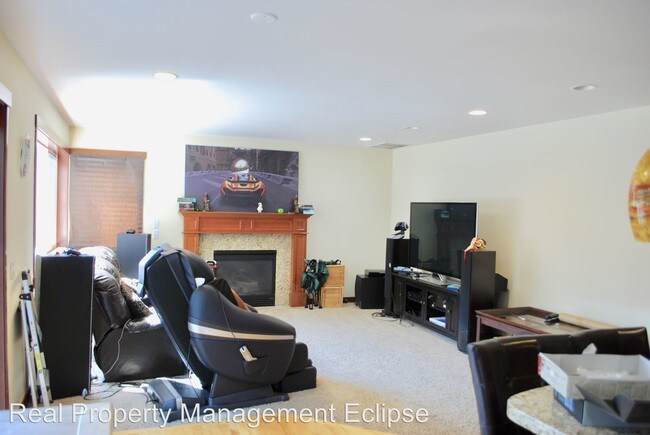 Building Photo - 8329 NE 161st Pl