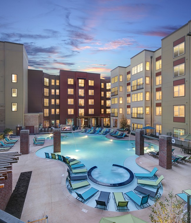 Pool - Tenth and Tusk Apartments