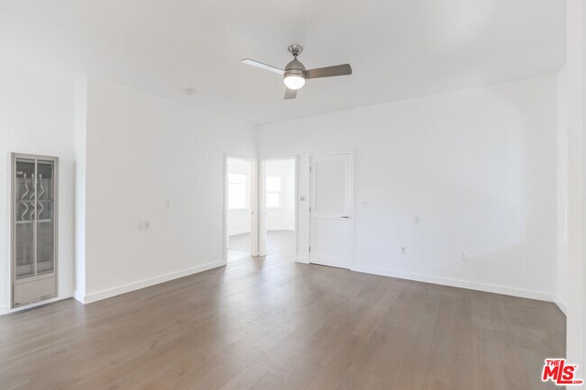 Foto del edificio - 31 Breeze Ave