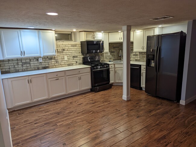 Cocina en planta baja - 1308 Wright St