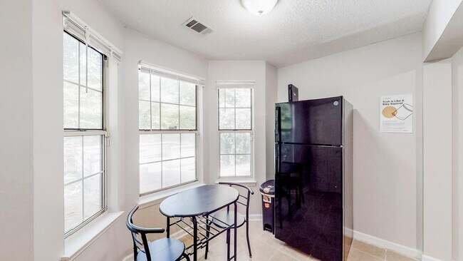 Building Photo - 4808 Brasac Dr