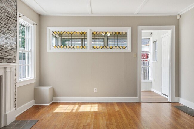 Foto del edificio - 211 N St Marks Ave