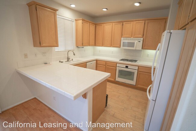 Foto del edificio - 24502 Montevista Cir