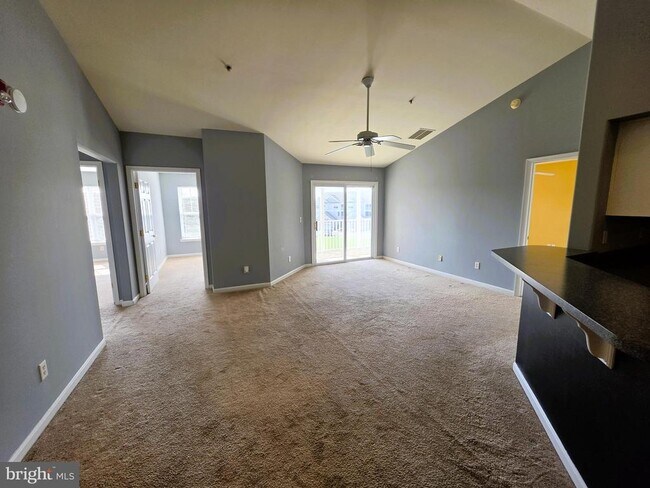 Foto del edificio - 3003L Heather Ln