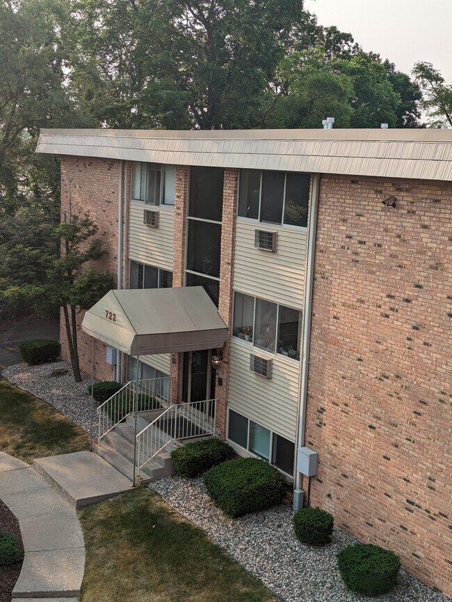 Foto del edificio - 734 W Kilgore Rd