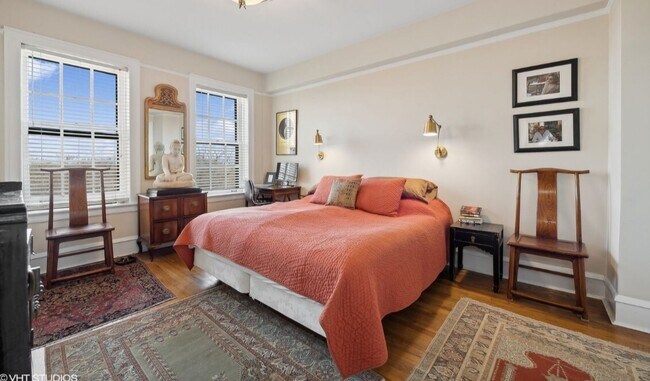 Foto del edificio - 2608 N Lakeview Ave