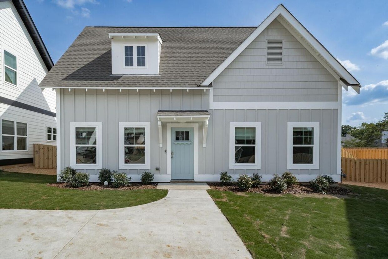 LOWEST price on a 3 bedroom at Patton Cres... House Rental in Hoover