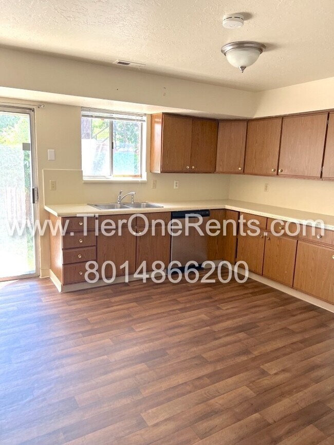 Foto del edificio - This property offers a NO DEPOSIT option a...