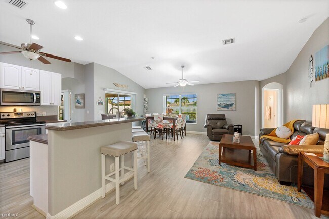 Building Photo - 4 br, 2 bath House - 201 Southwest 35th St...