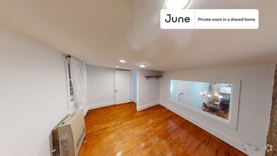 Building Photo - Private bedroom in 3 bed/1 bath Home