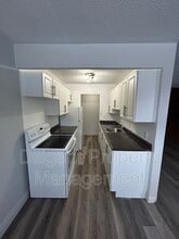 Building Photo - 200 Park Rd N