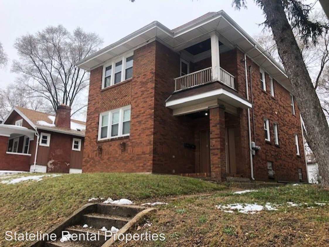 1224 N Rockton Ave, Rockford, IL 61103 Room for Rent in Rockford, IL
