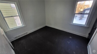 Building Photo - 1721 Cliffview Rd