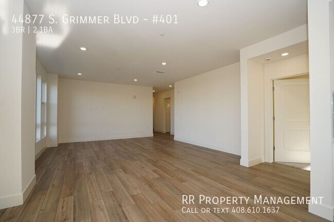 Foto del edificio - Brand New Top Floor Condo in Excellent Fre...