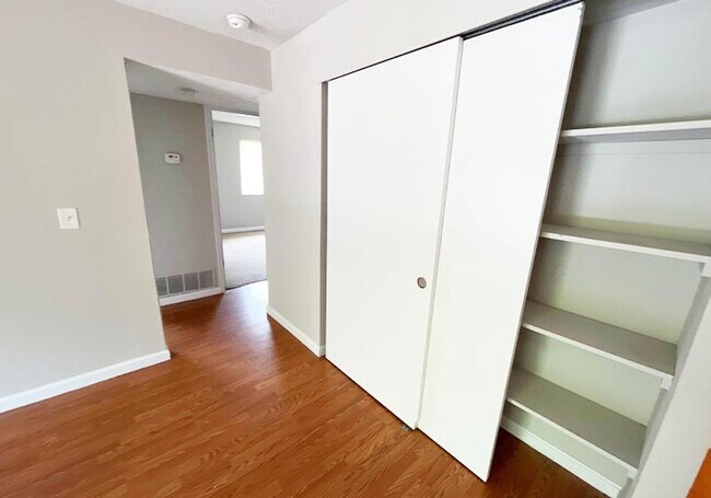 Foto del edificio - 525 Lowell Ave