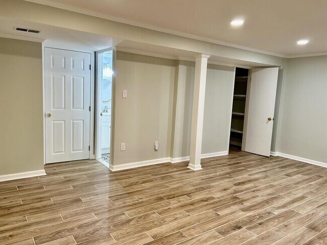 Building Photo - 25 Big Acre Square