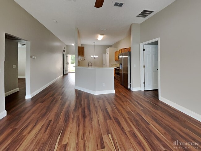 Building Photo - 1559 Guardian Dr