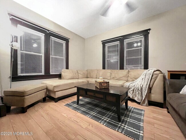 Foto del edificio - 208 14th Ave