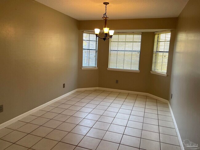 Building Photo - 4135 Monteigne Dr