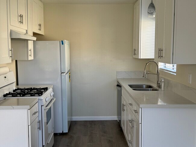 Building Photo - 16702 Sims Ln