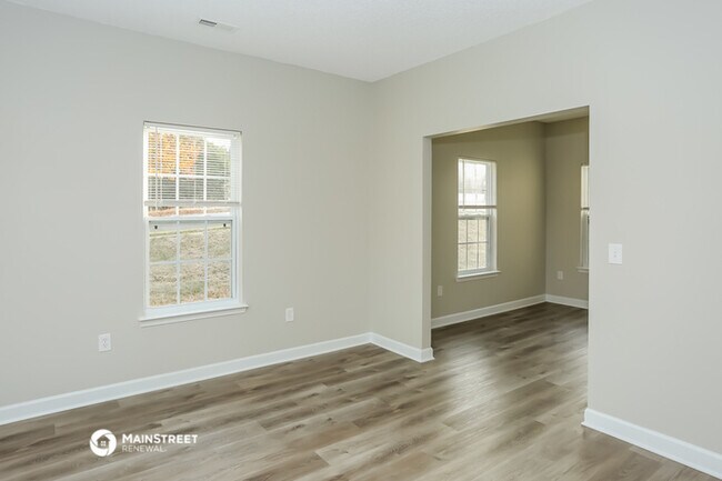 Building Photo - 823 Winthrop Ln