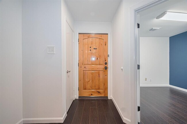 Foto del edificio - 3407 Hillstone Dr