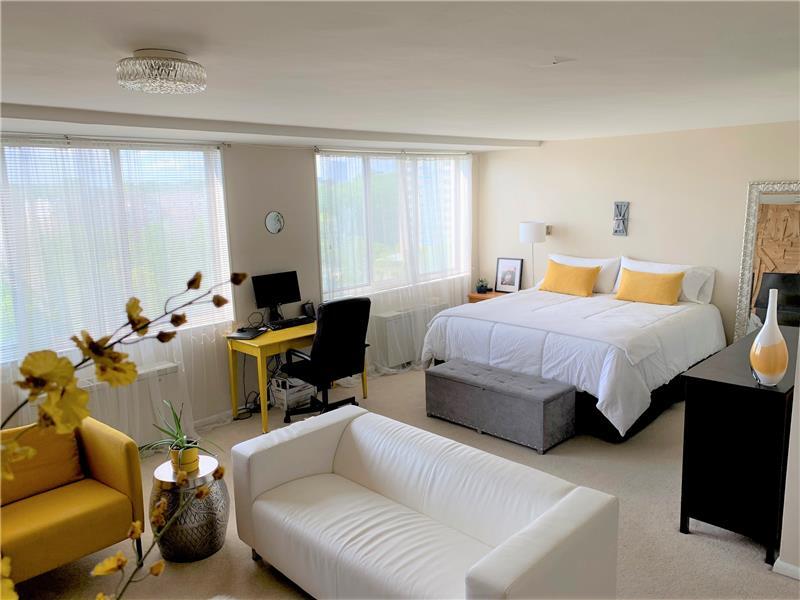 Photo - 10401 Grosvenor Pl (Rockville, MD)