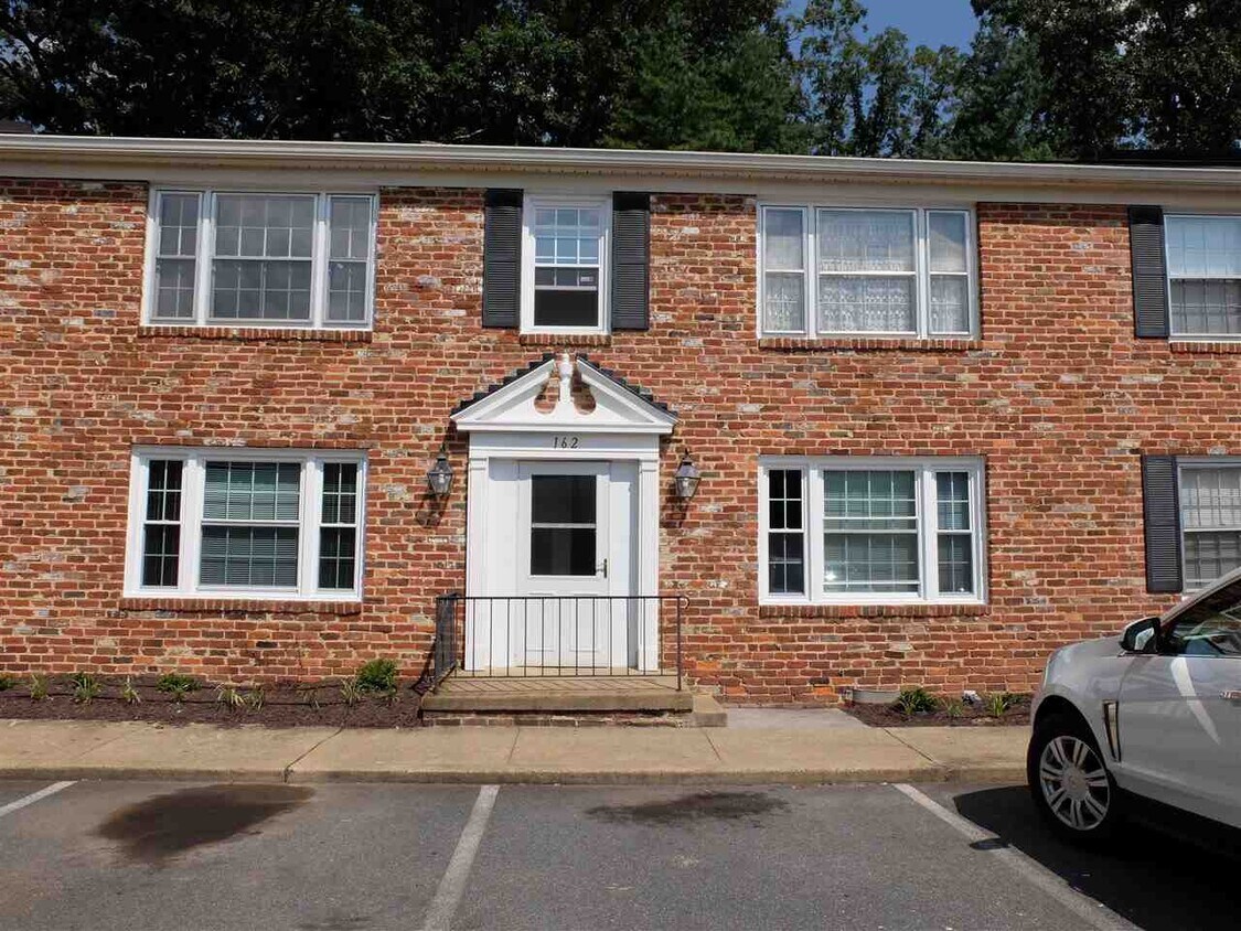 164 Hessian Hills Way Unit 2, Charlottesville, VA 22901 Condo for