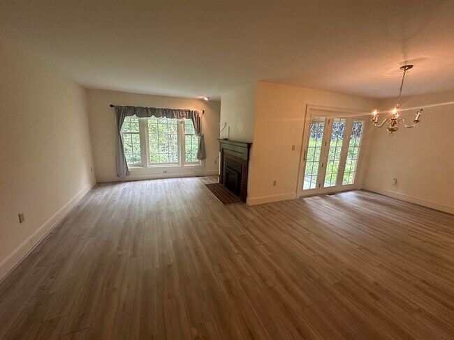 Foto del edificio - 579 Sagamore Ave