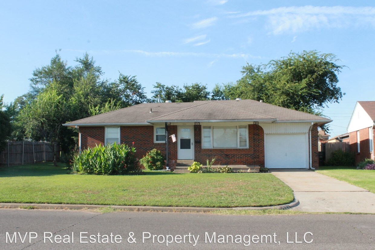 Primary Photo - 524 E Steed Dr
