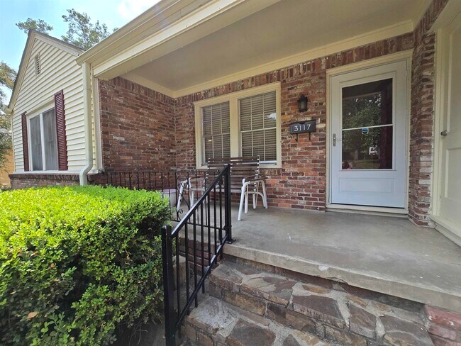 Foto del edificio - 3117 N Cypress St