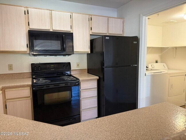 Foto del edificio - 5751 N Kolb Rd